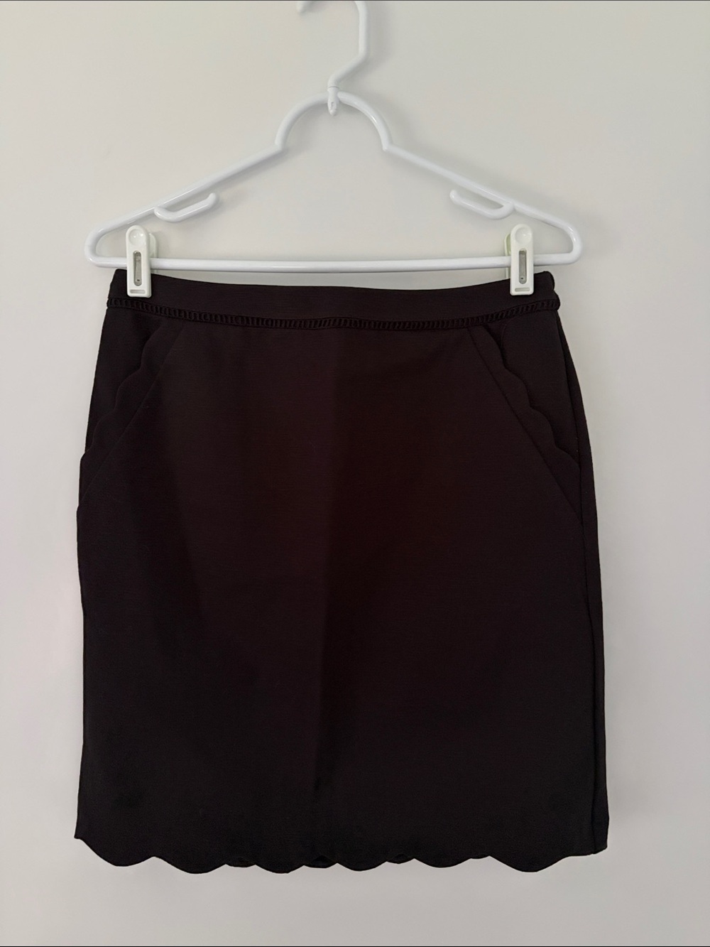 Skies Are Blue Black Scalloped-Hem Pencil Skirt